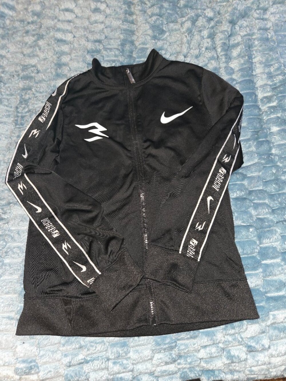 Nike3 brand boys zip up size medium